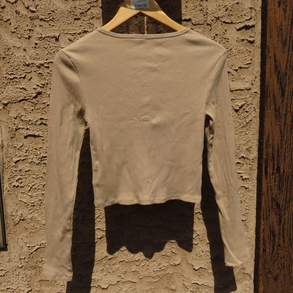 Beige Ribbed Long Sleeved Crop Top from H&M - Picture 8 of 9
